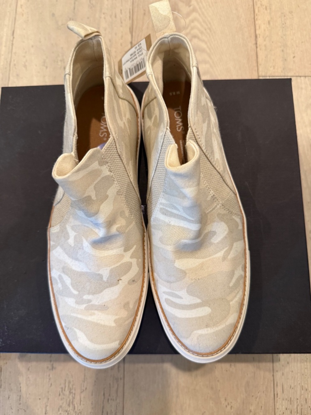Shoes - Picture 3 of 4